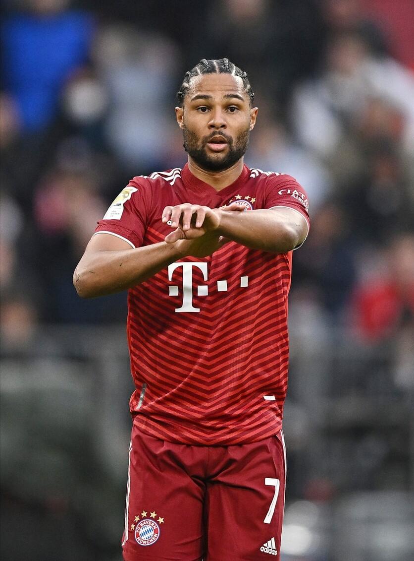 足坛5大身价最高右后卫,足坛最强右边锋身价排名