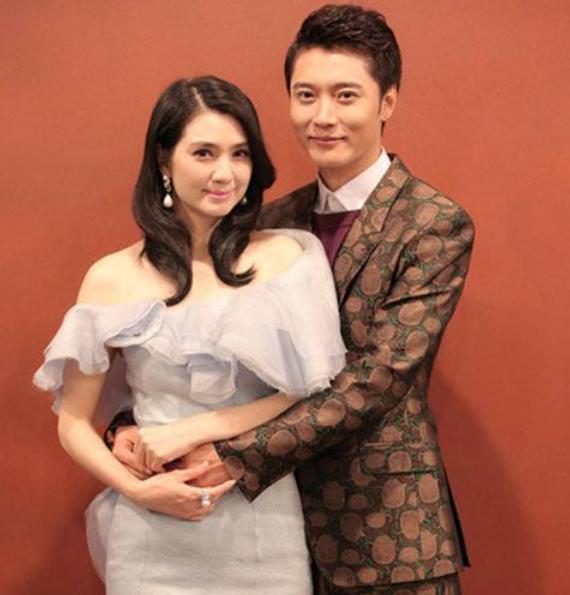 张丹峰洪欣风波后首次合体亮相,张丹峰怀柔拍戏