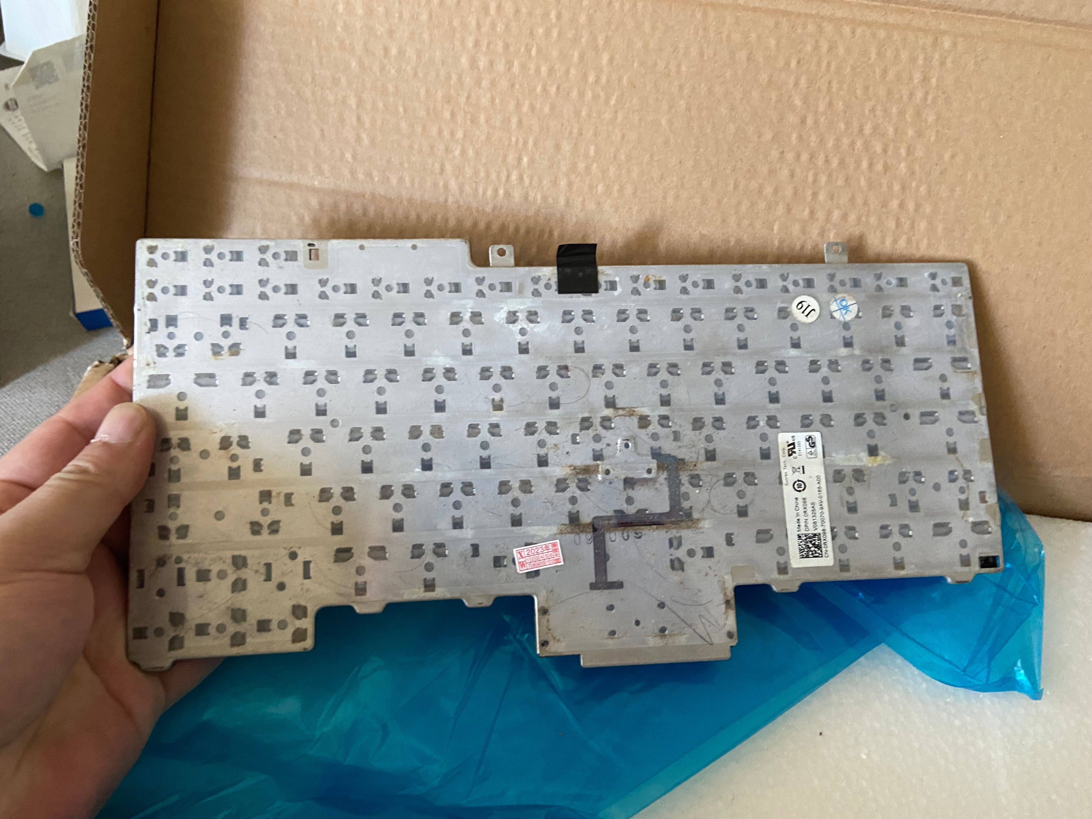 自己动手很简单，戴尔LatitudeE6410笔记本键盘拆卸方法