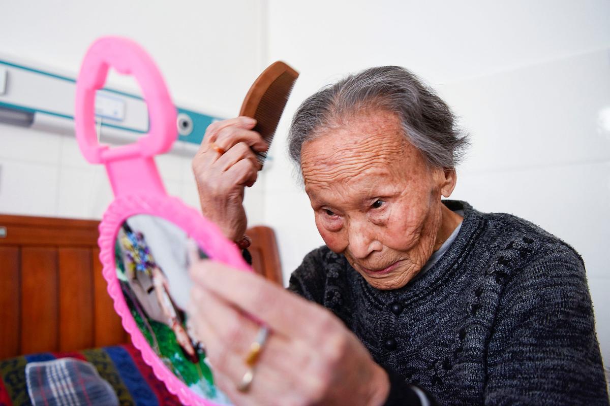 年轻人肩膀痛的治疗方法,整天肩膀酸痛怎么检查病因