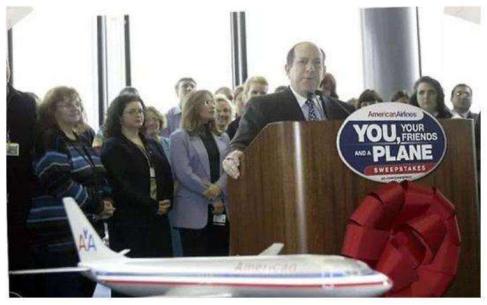 小伙150万买促销机票，被嘲讽冤大头，20年后航空公司亏损千万