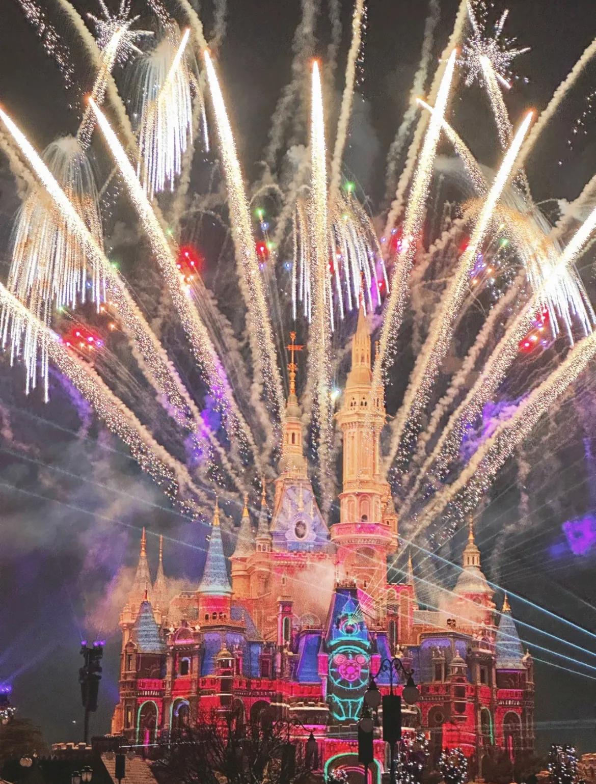 一定要和最爱的人去趟上海迪士尼,带上爱的人去上海迪士尼