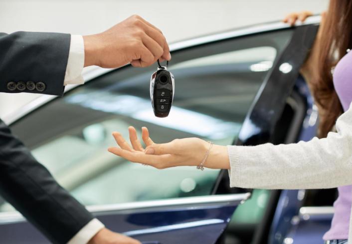 女子全款买车背8万贷款后续,女子全款买车背八万贷款大结局