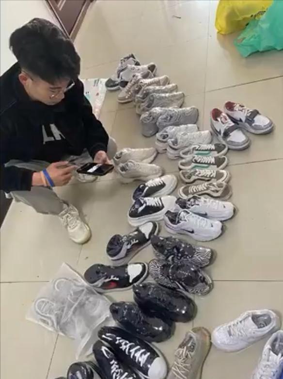 男生回应洗鞋两月赚8万被质疑,大学生洗鞋真的能赚钱吗