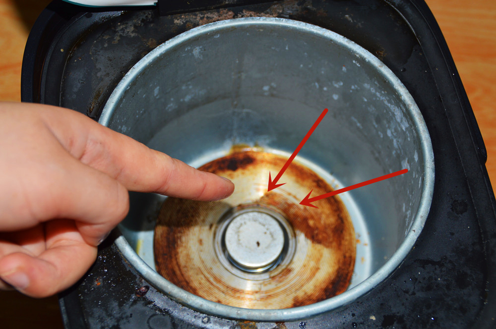 电饭煲上面好脏用什么去除,电饭煲顶部有脏东西