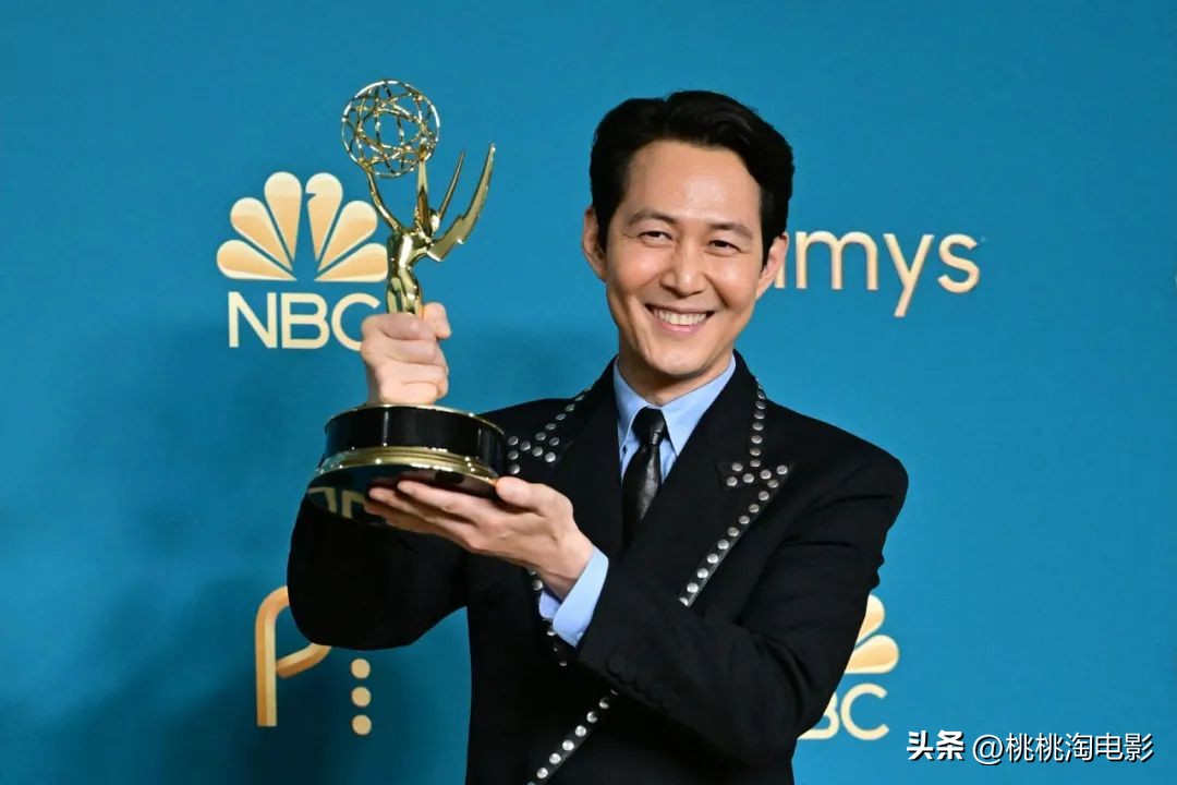 艾美奖红毯明星大比拼，赞达亚二封视后，李政宰携女友出席