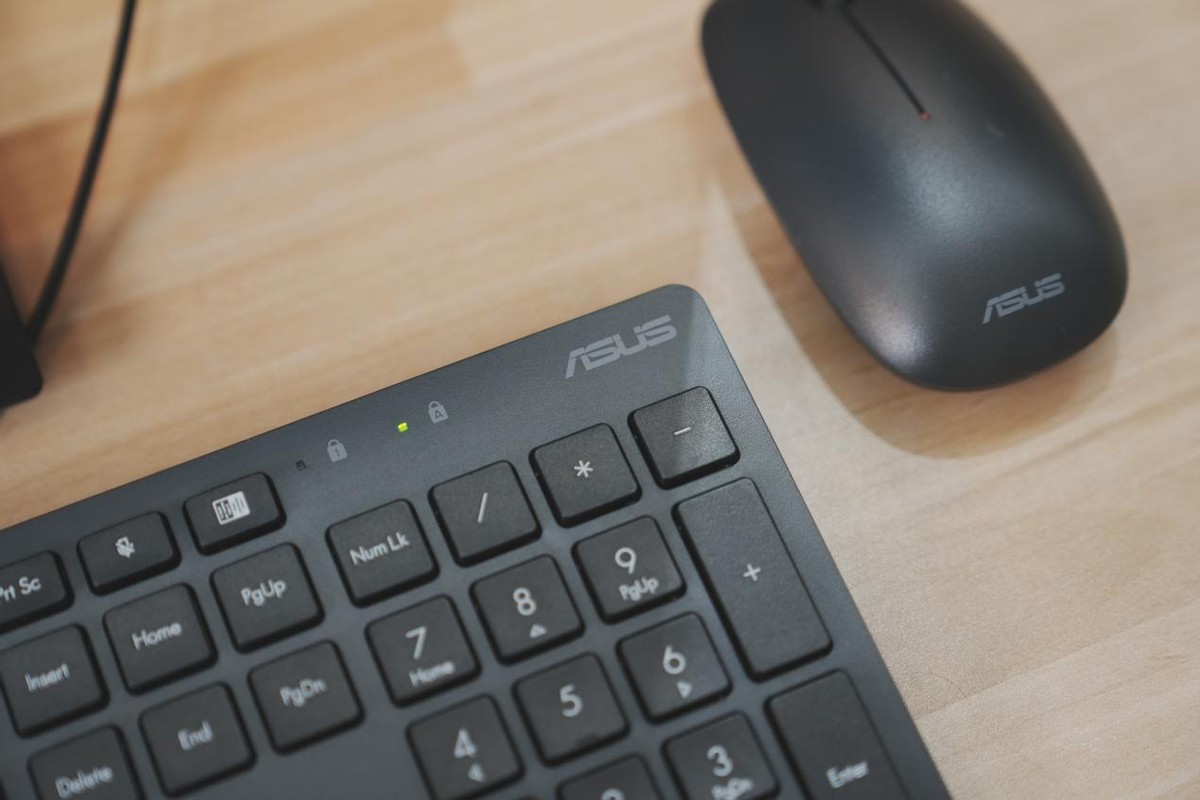 背后带触控屏幕的办公电脑见过吗？华硕弘道一体机A6640评测