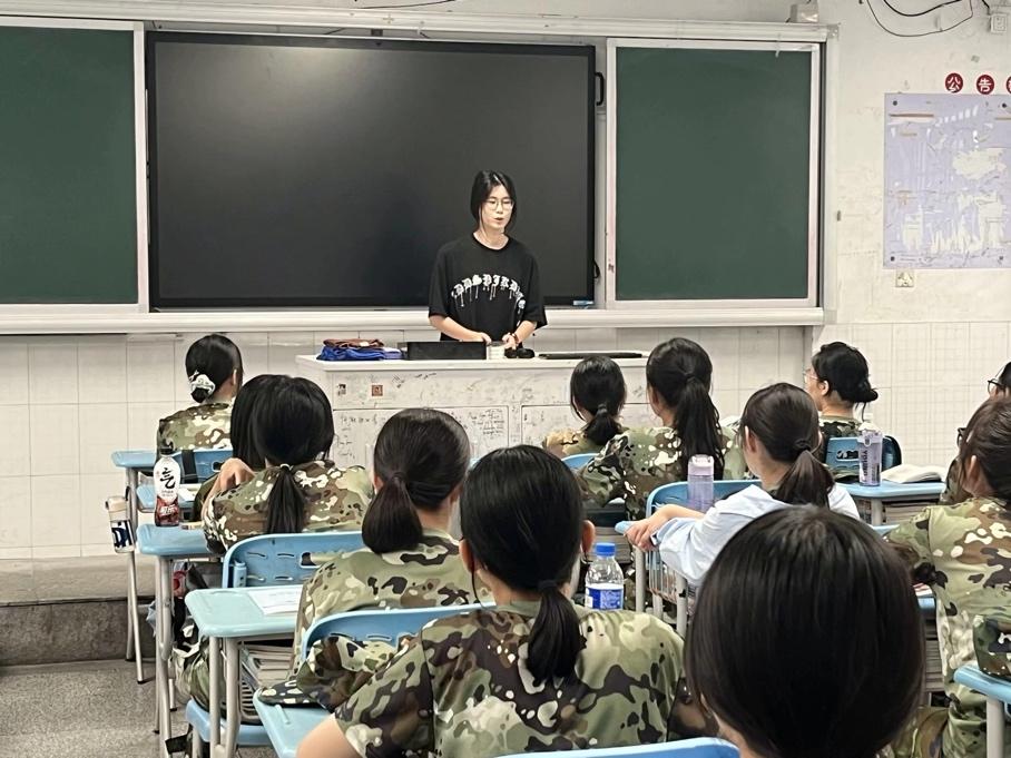 杩峰僵鍐涜绯诲垪,杩峰僵鍐涜鐗硅緫