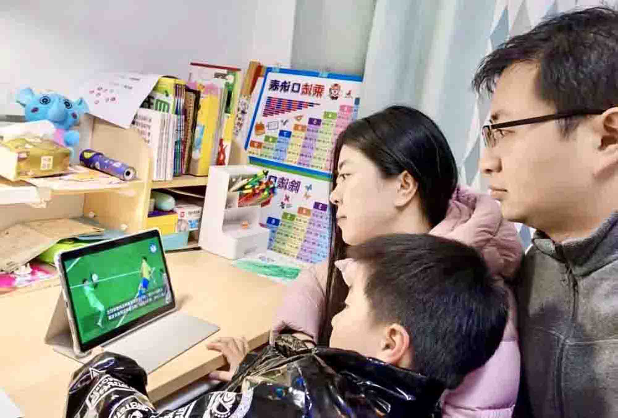 苏州市虹桥幼儿园：虹娃从小爱足球