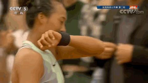 热点||挑战世界第一，这个19岁中国网球美少女是下一个李娜么？