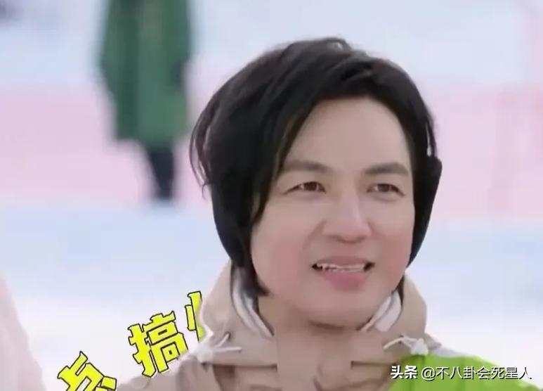 前摄镜头拍人脸为什么变丑,镜头前凹身材