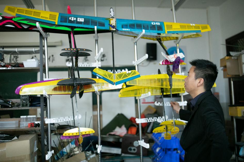 好玩的纸飞机体育公开课,纸飞机体育游戏玩法