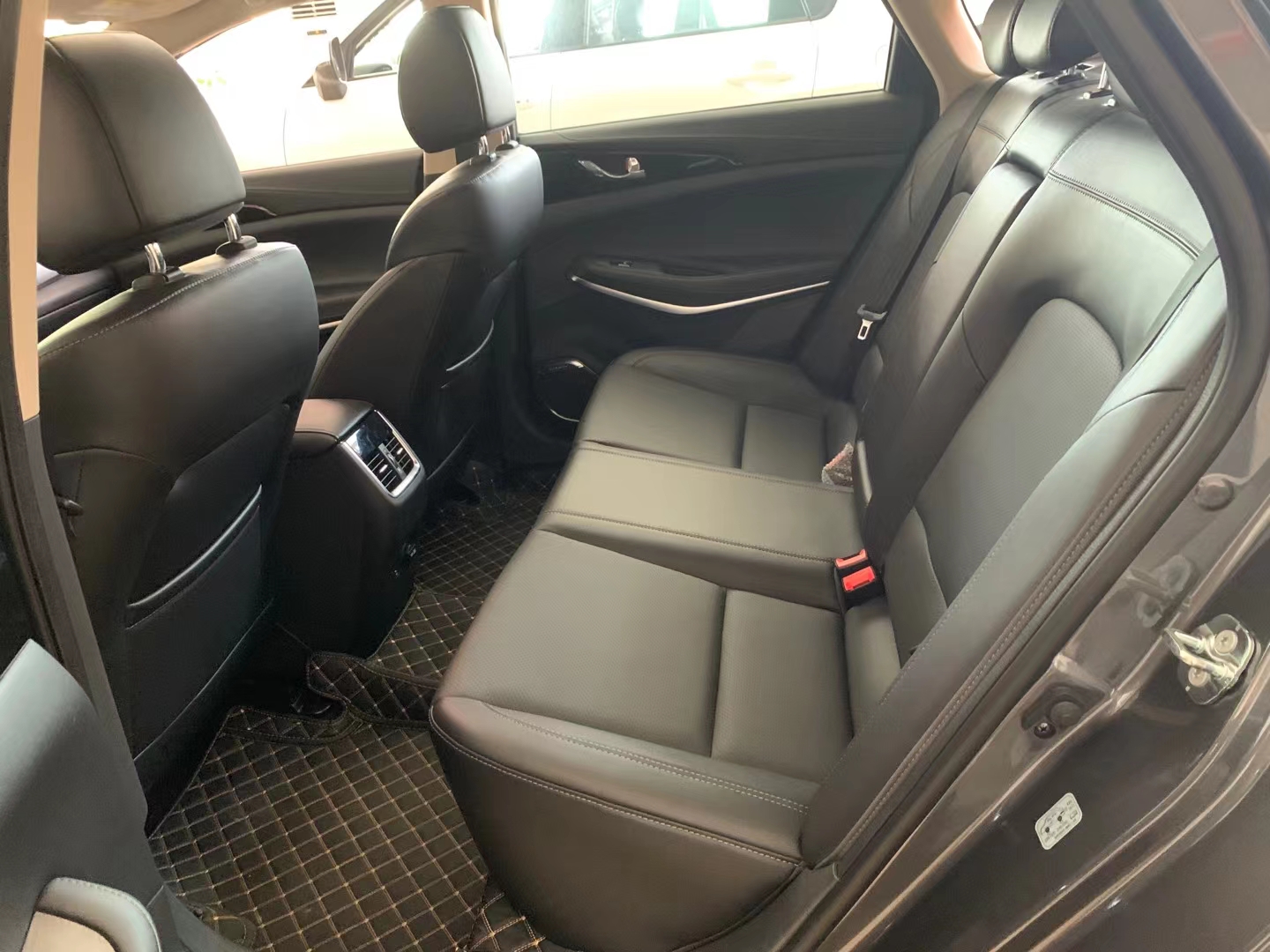 原车是皮座椅有必要套座椅套吗,原车布座椅有必要包真皮吗