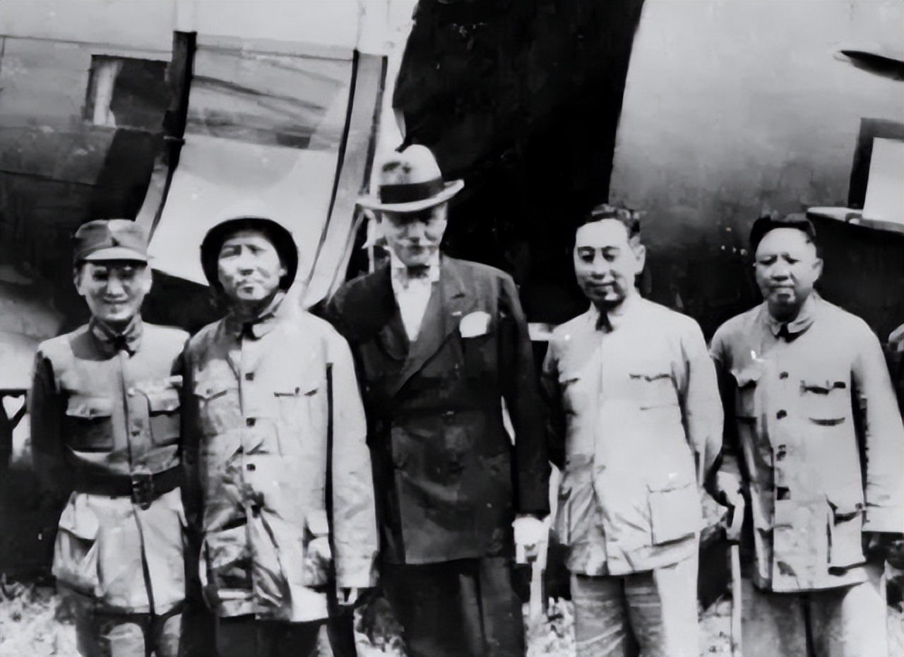 1945年重庆谈判，毛主席全身而退，阴谋落空的蒋介石后招是什么