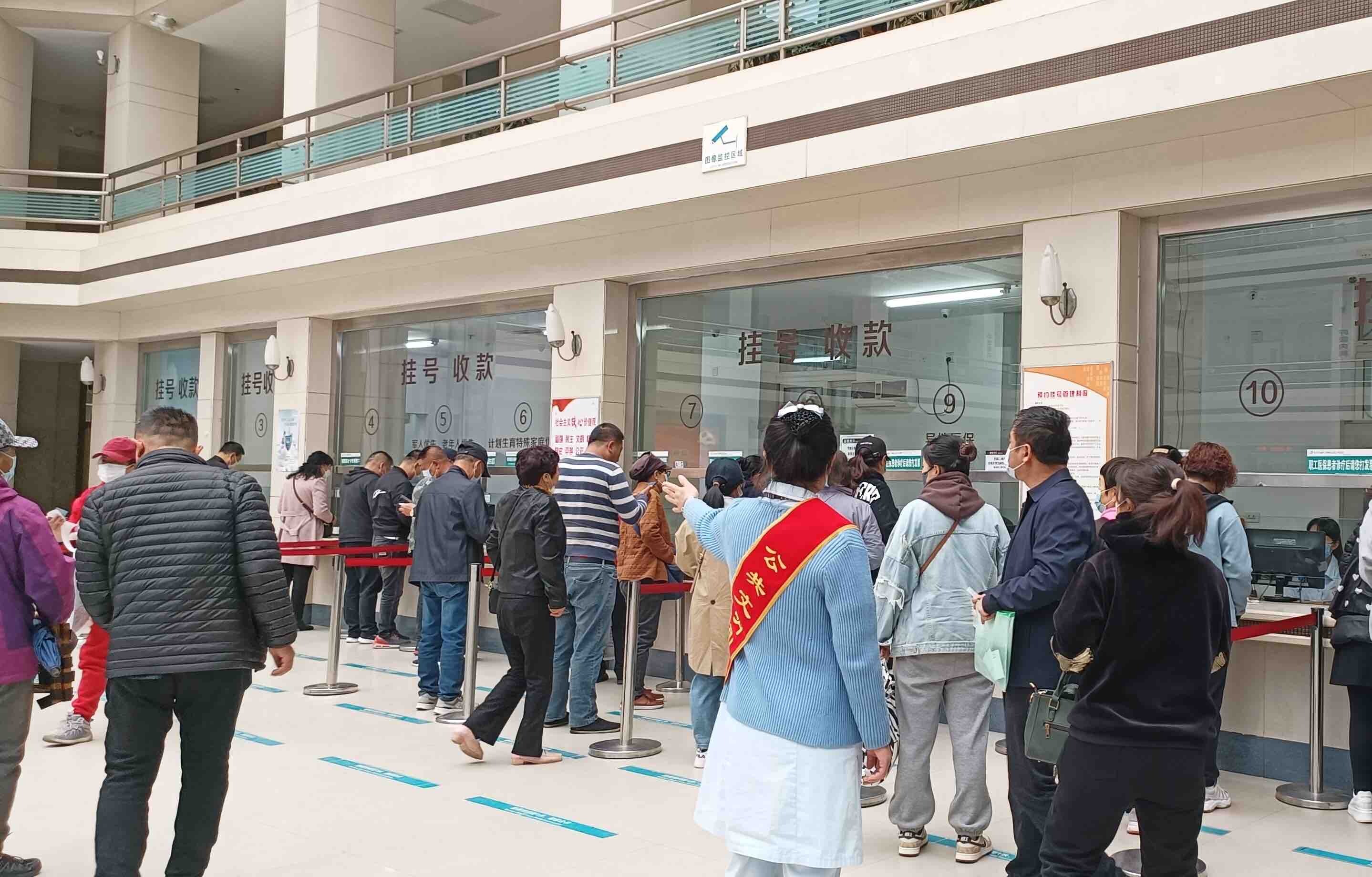 雷锋精神传承与青年志愿服务风采,医院传承雷锋精神致敬先锋模范