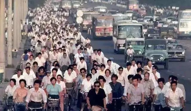 普通人如何面对现在大环境,当大环境不好的时候需要忍耐