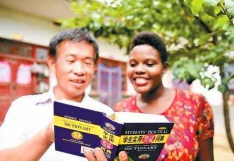 23岁非洲姑娘嫁41岁河南农民，婚后交流全靠比划，如今种花椒致富