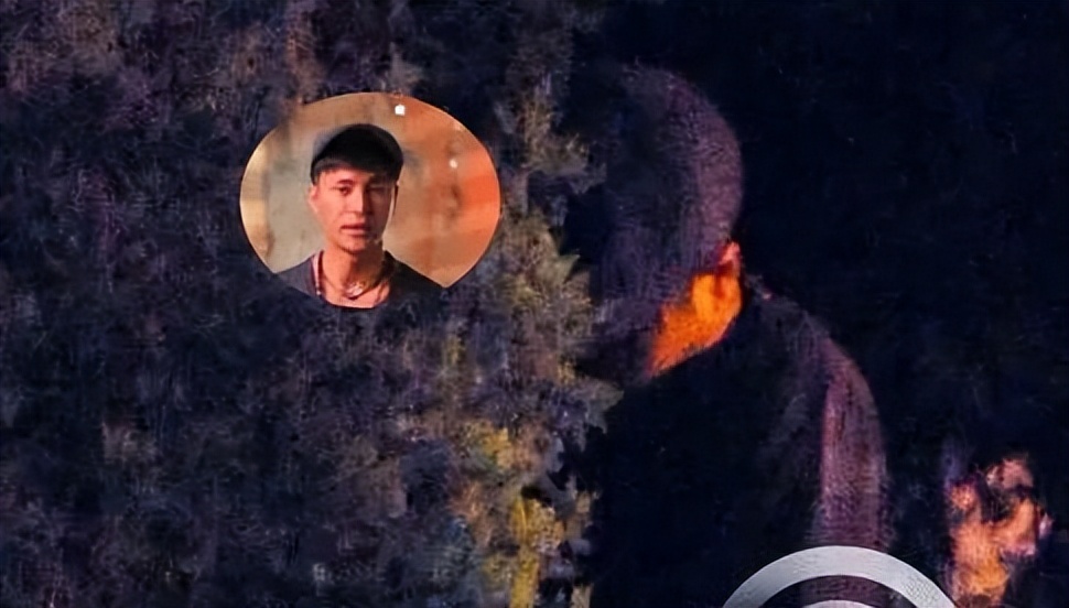 当街小便、踢路人、脚踩高铁桌子，这些明星的素质，一个比一个低