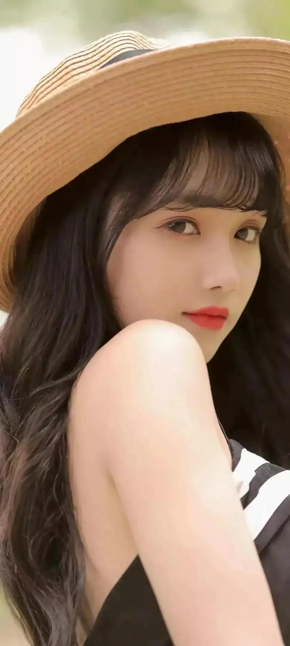 夏雨兰，我陆子轩今生必不负你″:男人单膝跪地，重新向她求婚