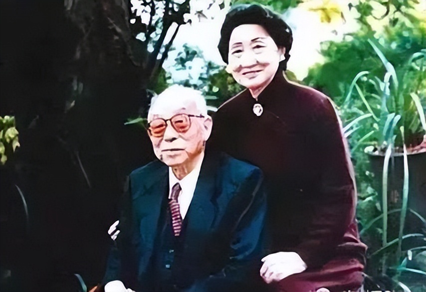 张学良死后宋美龄给他送了几个字,张学良被软禁宋美龄为他做过什么