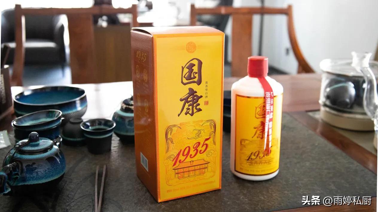 伏特加是高端白酒吗,伏特加与中国白酒哪个更难入口