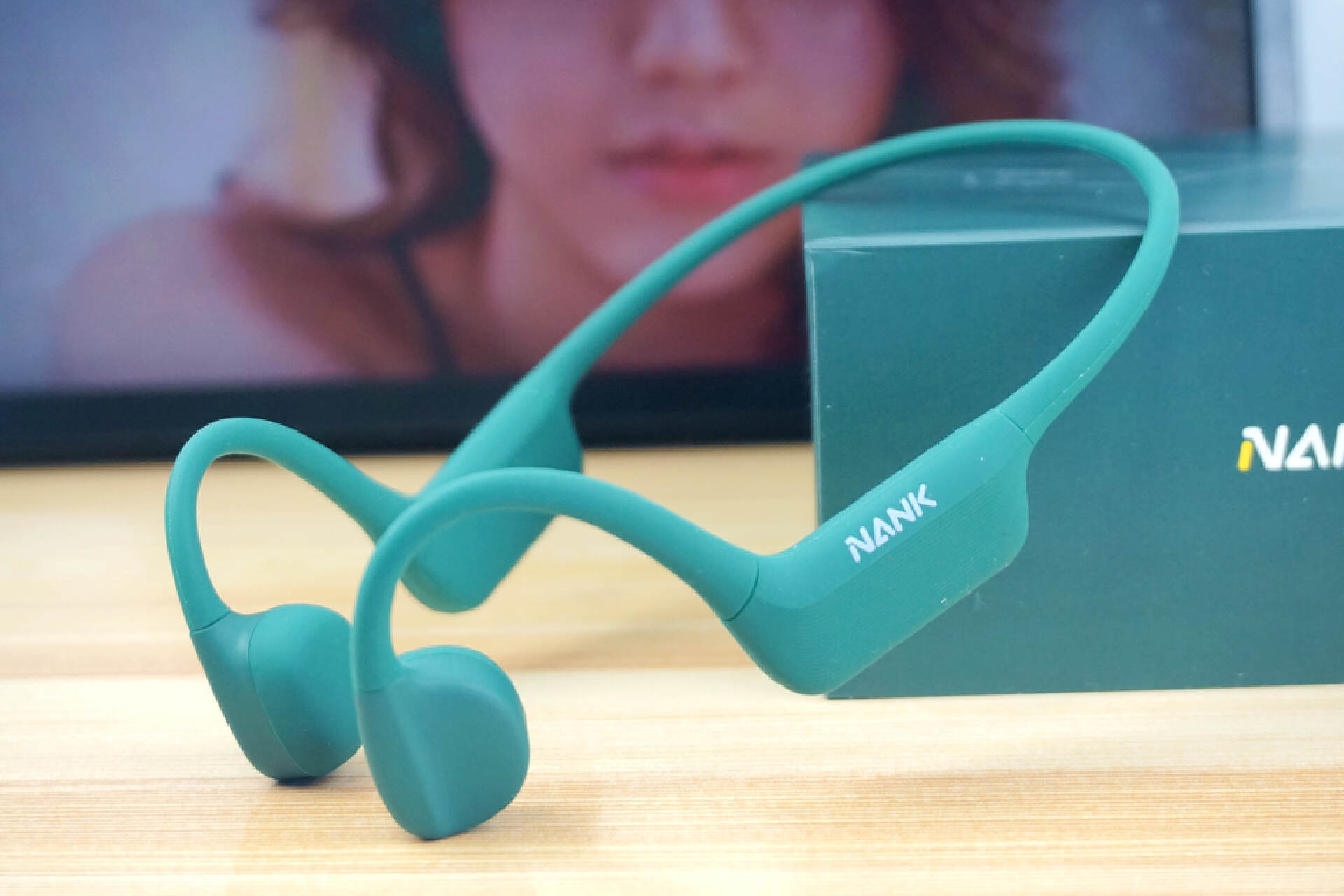 几十块钱的骨传导耳机是智商税吗,300元骨传导的耳机性能