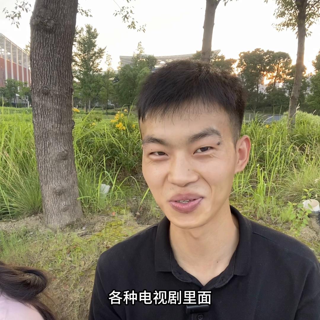 一个辍学青年回到家乡创业的故事从一无所知拿起相机八...