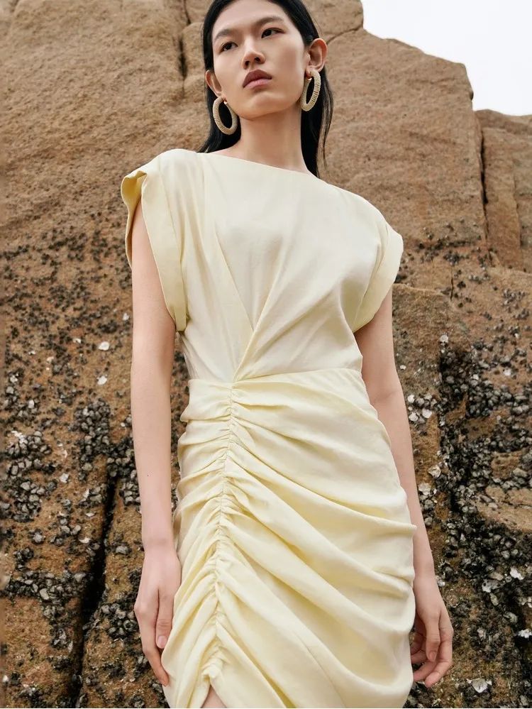 头大女生怎么穿衣服,头大的女生怎么穿衣显瘦