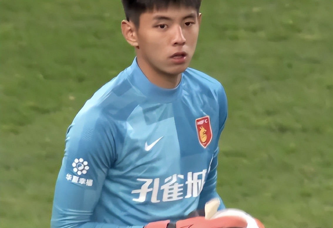 撞脸李现同时撞脸韩星,撞脸明星网红李现