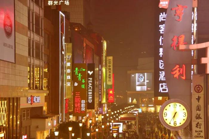 成都到青岛自驾游住宿攻略,成都旅游住宿攻略及费用