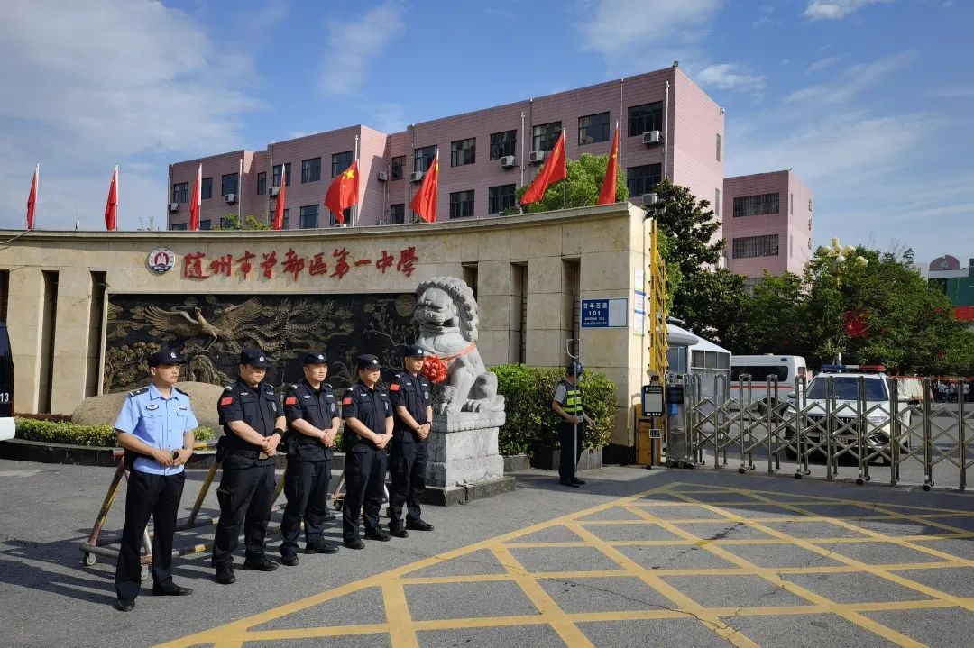 警警护航高考完整版,护航高考交警通行视频