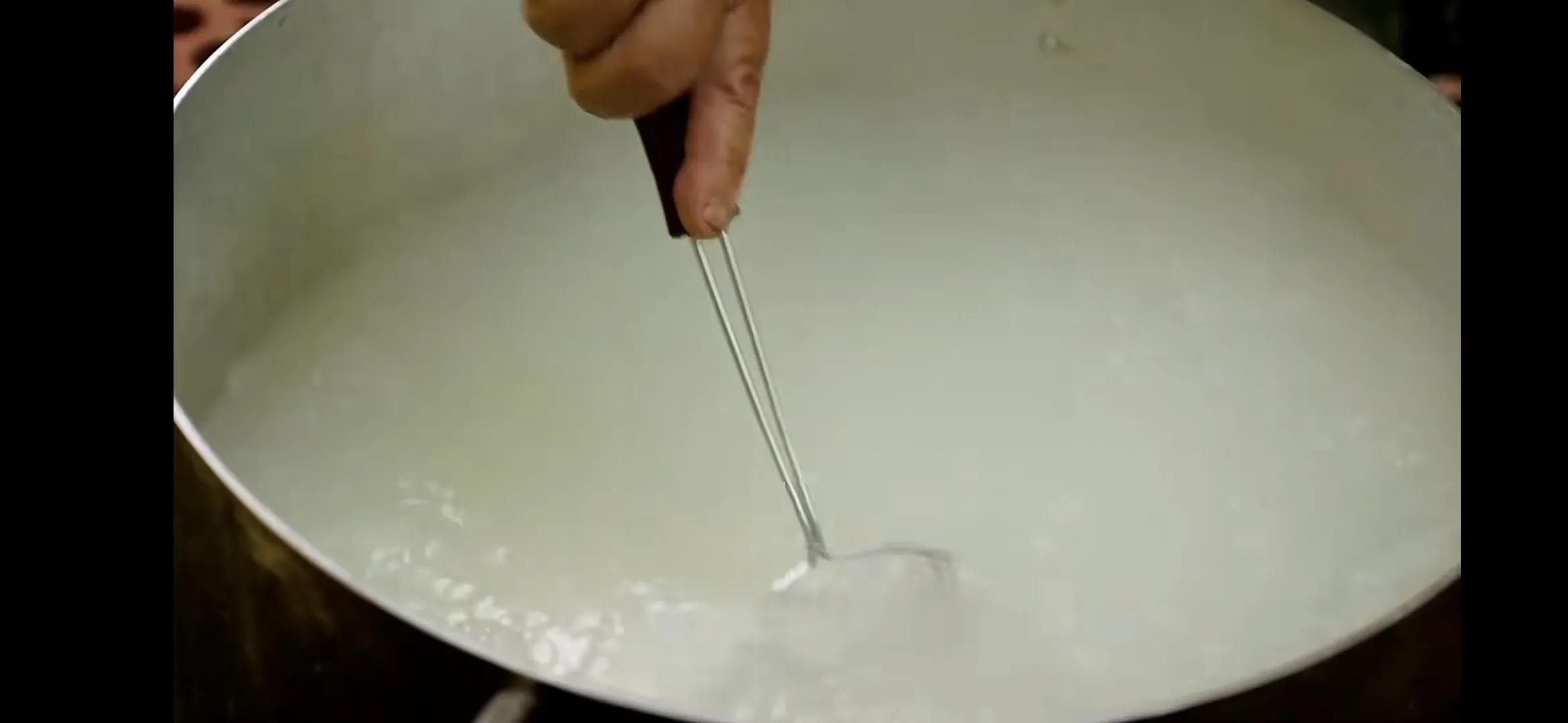 鸡腿手抓饭最正宗的做法,新疆锅巴抓饭的正宗做法