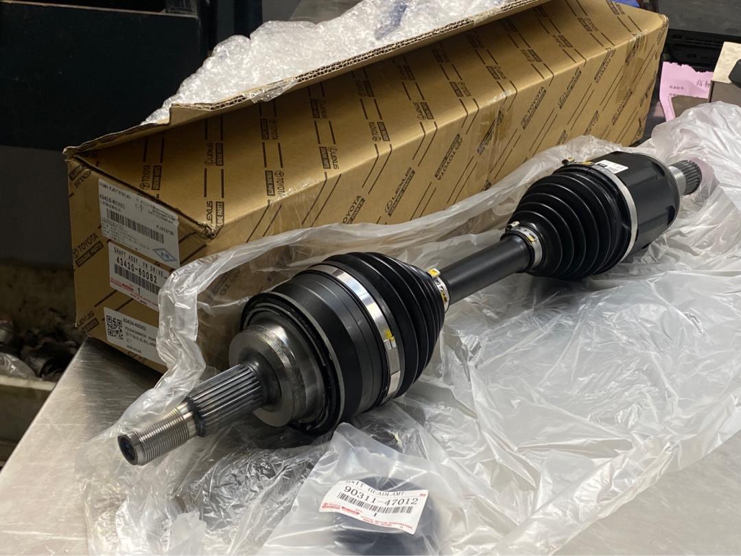 丰田霸道生锈,破旧丰田翻新