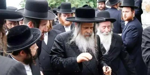 犹太人卖雨伞是什么说法,如果有一天你没钱了记得告诉我