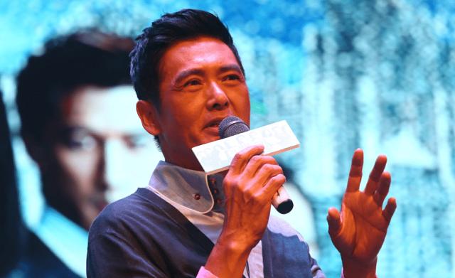 被称为香港之子的周润发,香港艺人周润发现况