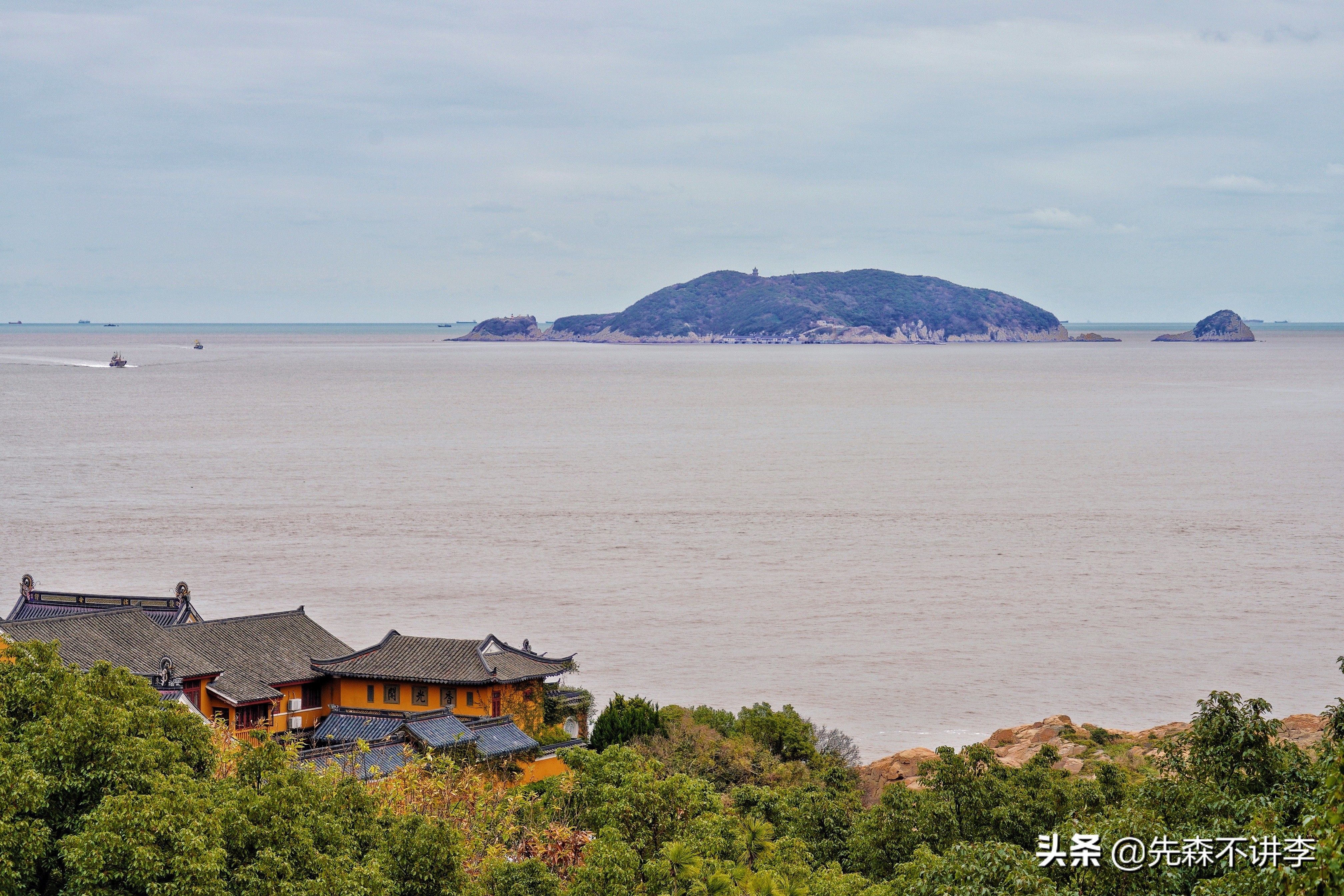 普陀山附近海岛看着像个躺着的佛,莲花岛普陀山
