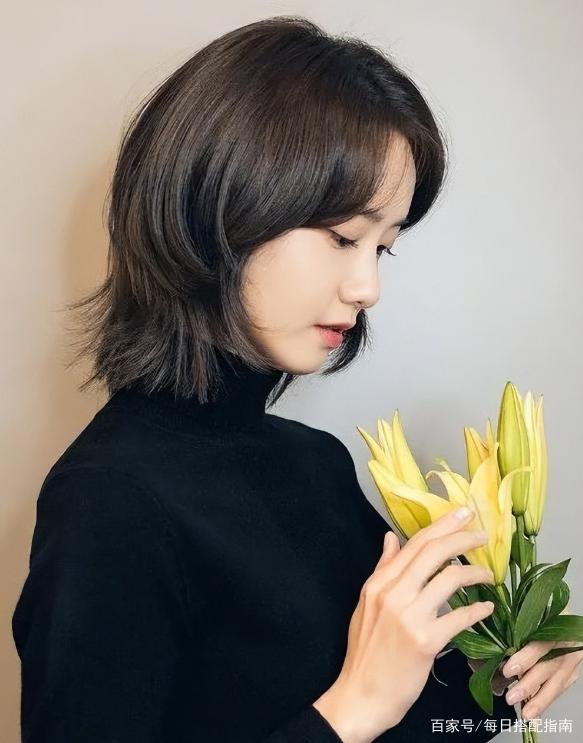 头发多的短发怎么扎头发好看,短发怎么扎头发好看又简单又减龄