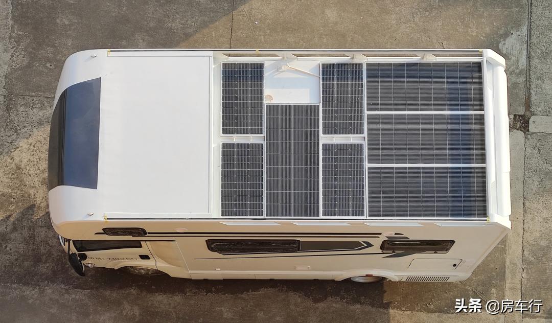 隔断式厨房，15度电+1700W太阳能，新星五十铃700P旅行官纵床版