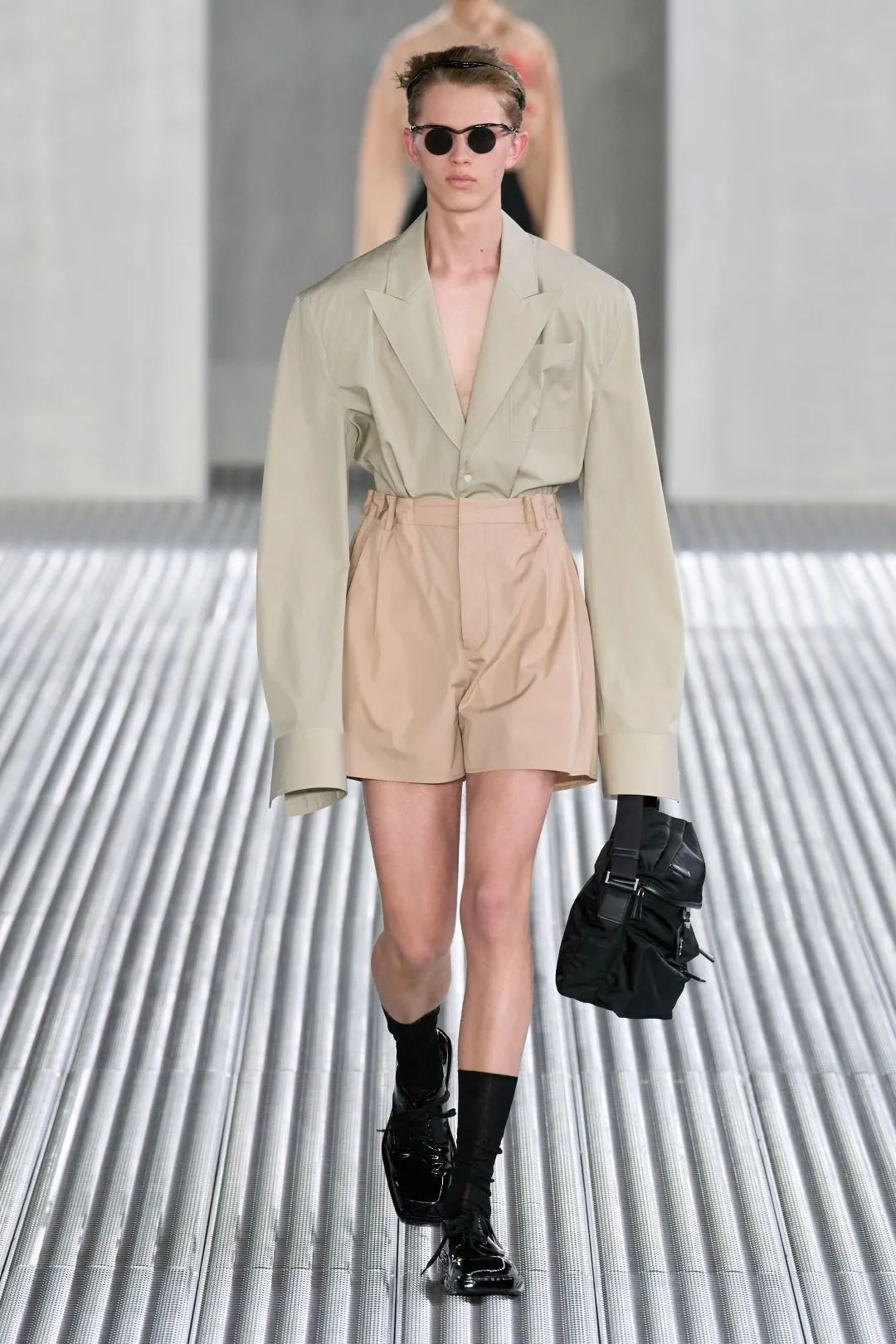 prada2024春夏男装时装秀明星,prada2024早春新款