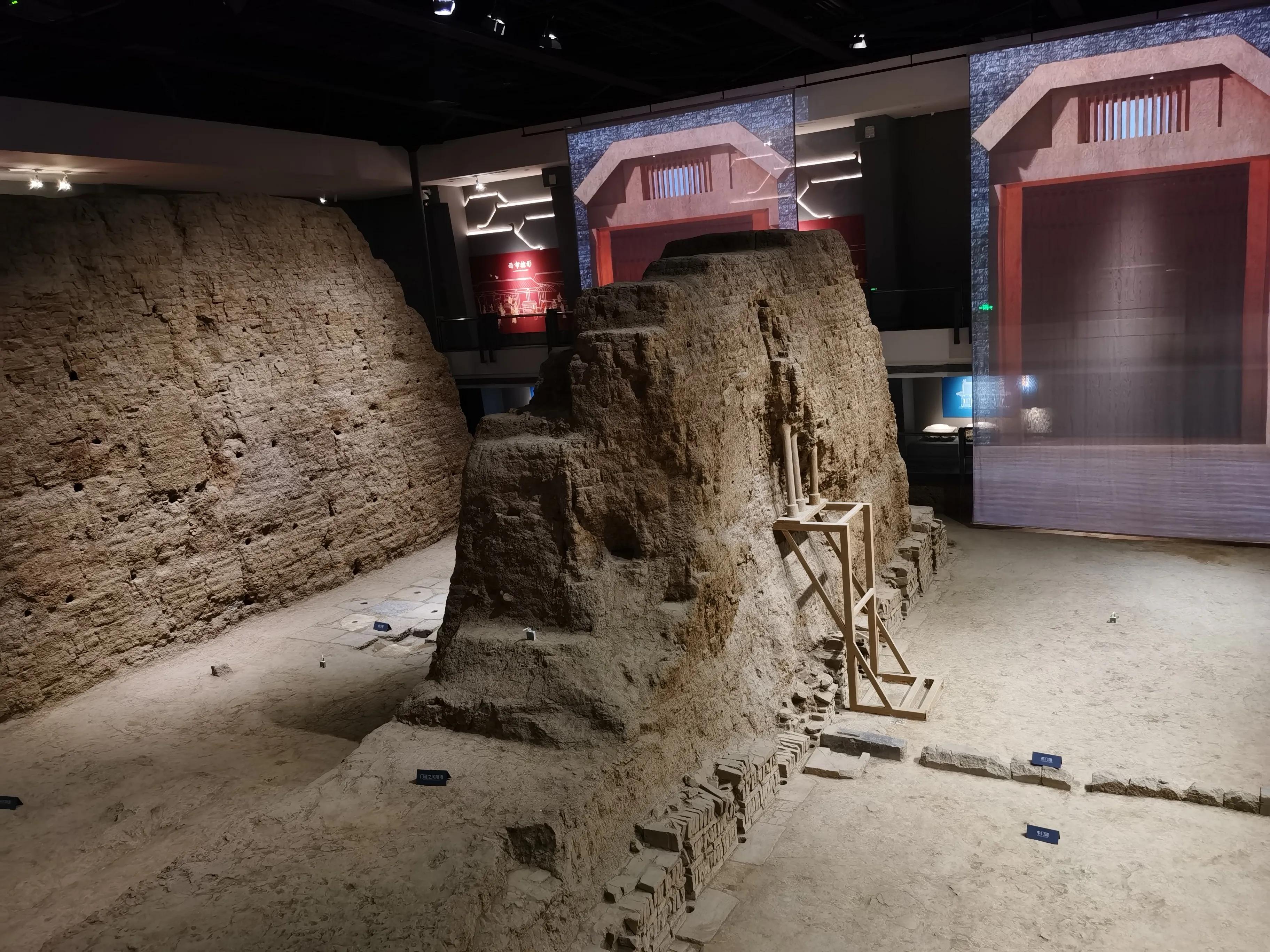 西安城墙城砖为什么是1984,西安城墙的砖全是现代的吗