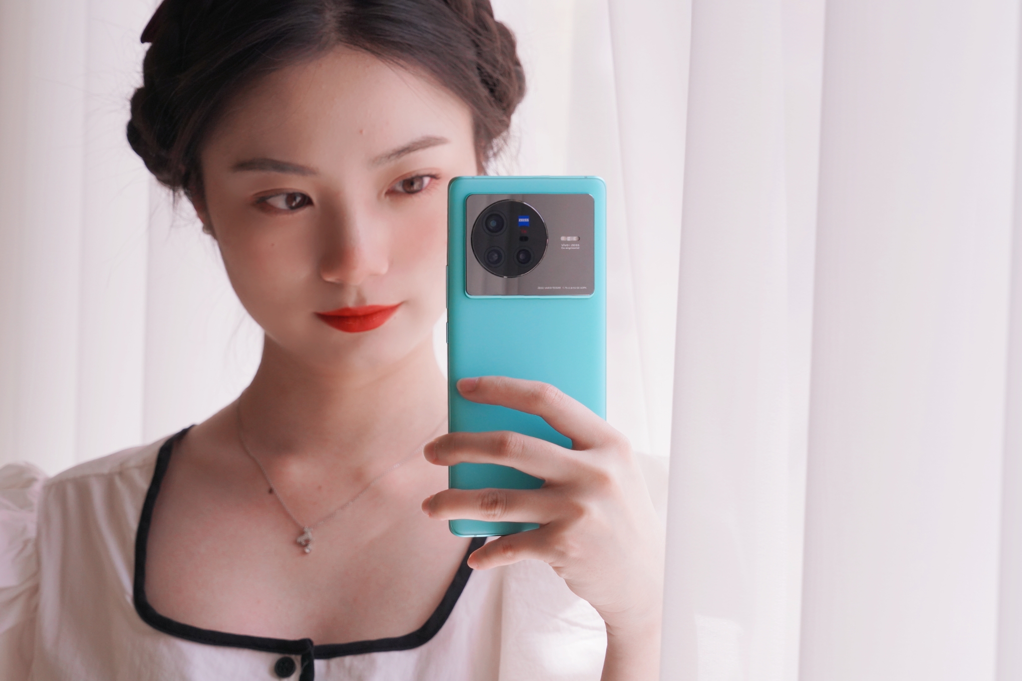 vivox80pro天玑9000吃鸡画质,vivox80pro旅程版抗摔测试