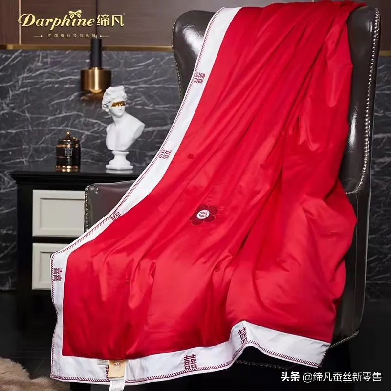 蚕丝被如何清洗能放洗衣机里洗吗,蚕丝被清洗后变疙瘩了怎么办