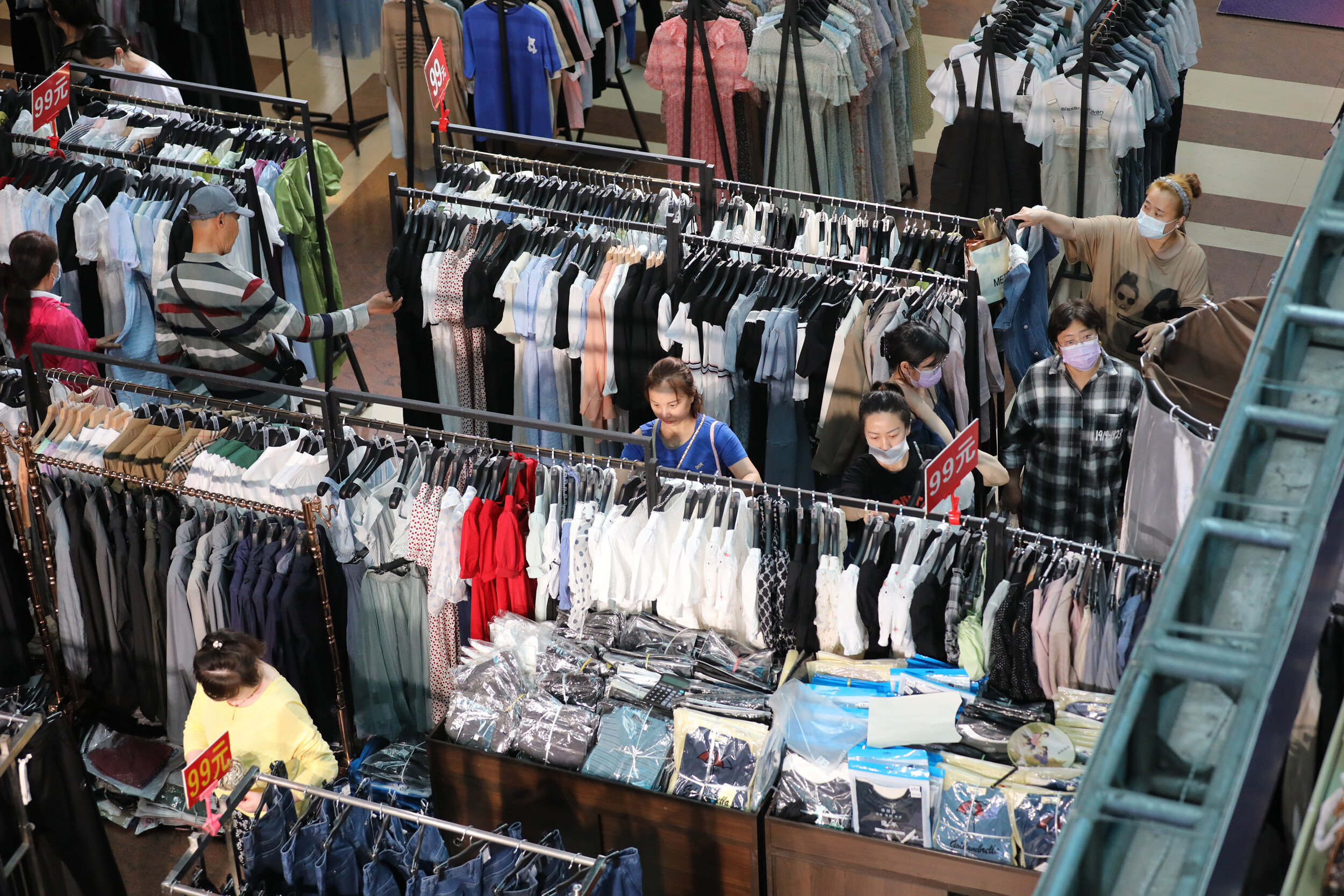 利好组合拳催生反弹行情,扩内需组合拳发力新消费凸显生机