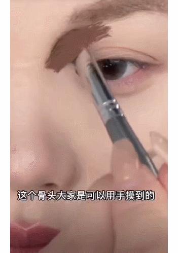 塌鼻子正脸好看,塌鼻子该如何变美啊