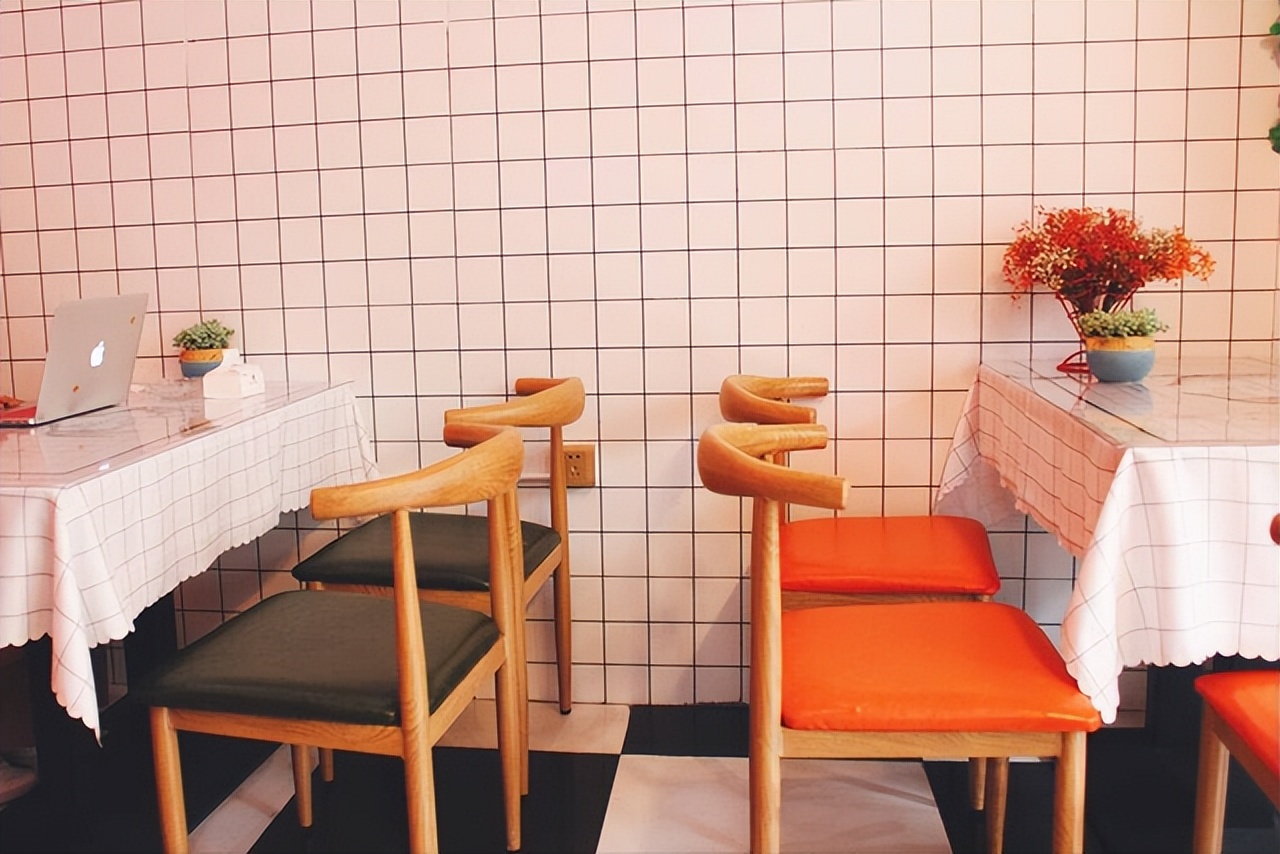 在三线城市开餐饮店怎么运作,三四线城市开餐饮店的缺点