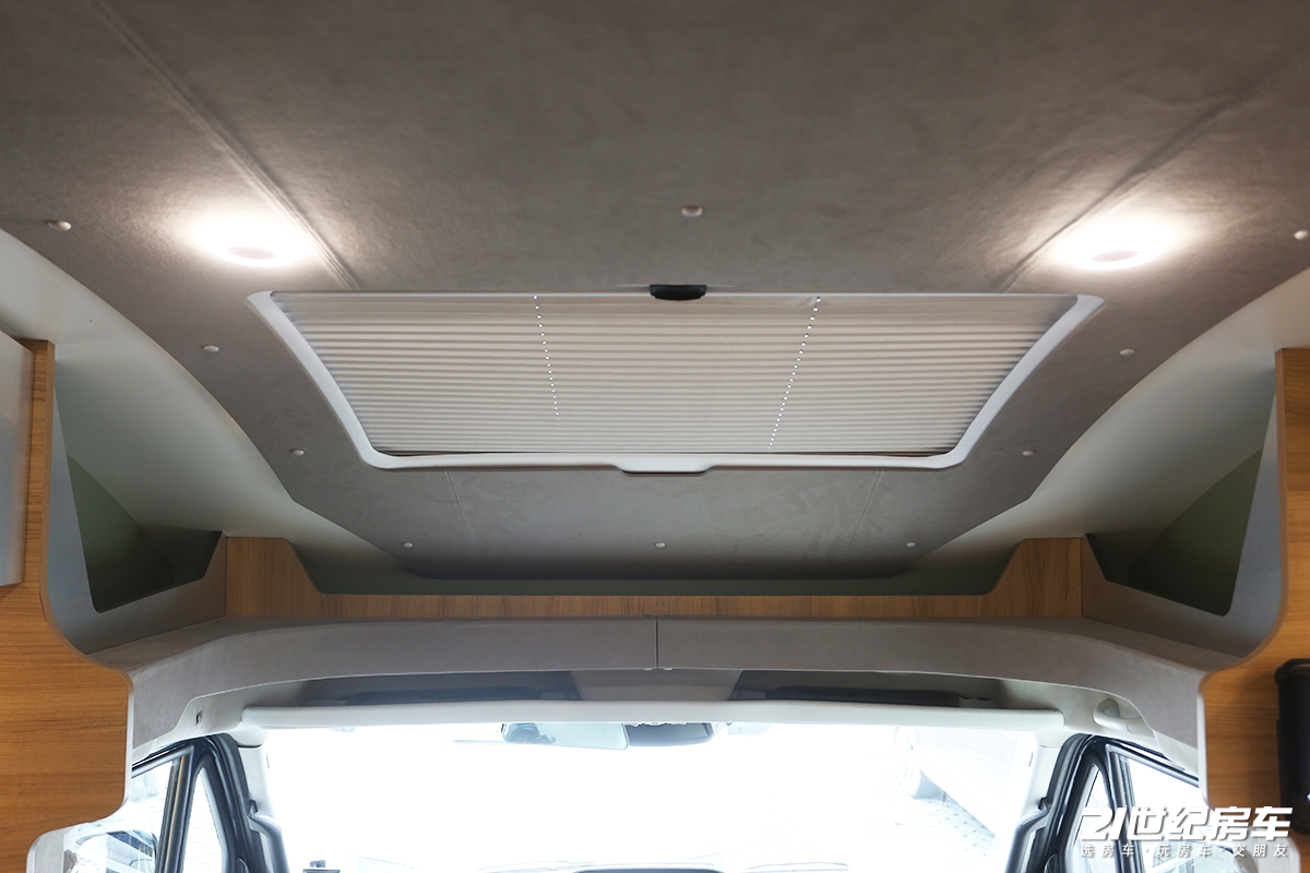 戴德房车urv2023款高配版,戴德云游C型大额头房车