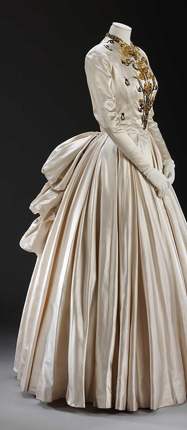 19世纪英国女性服饰平民,18世纪英国贵妇服饰