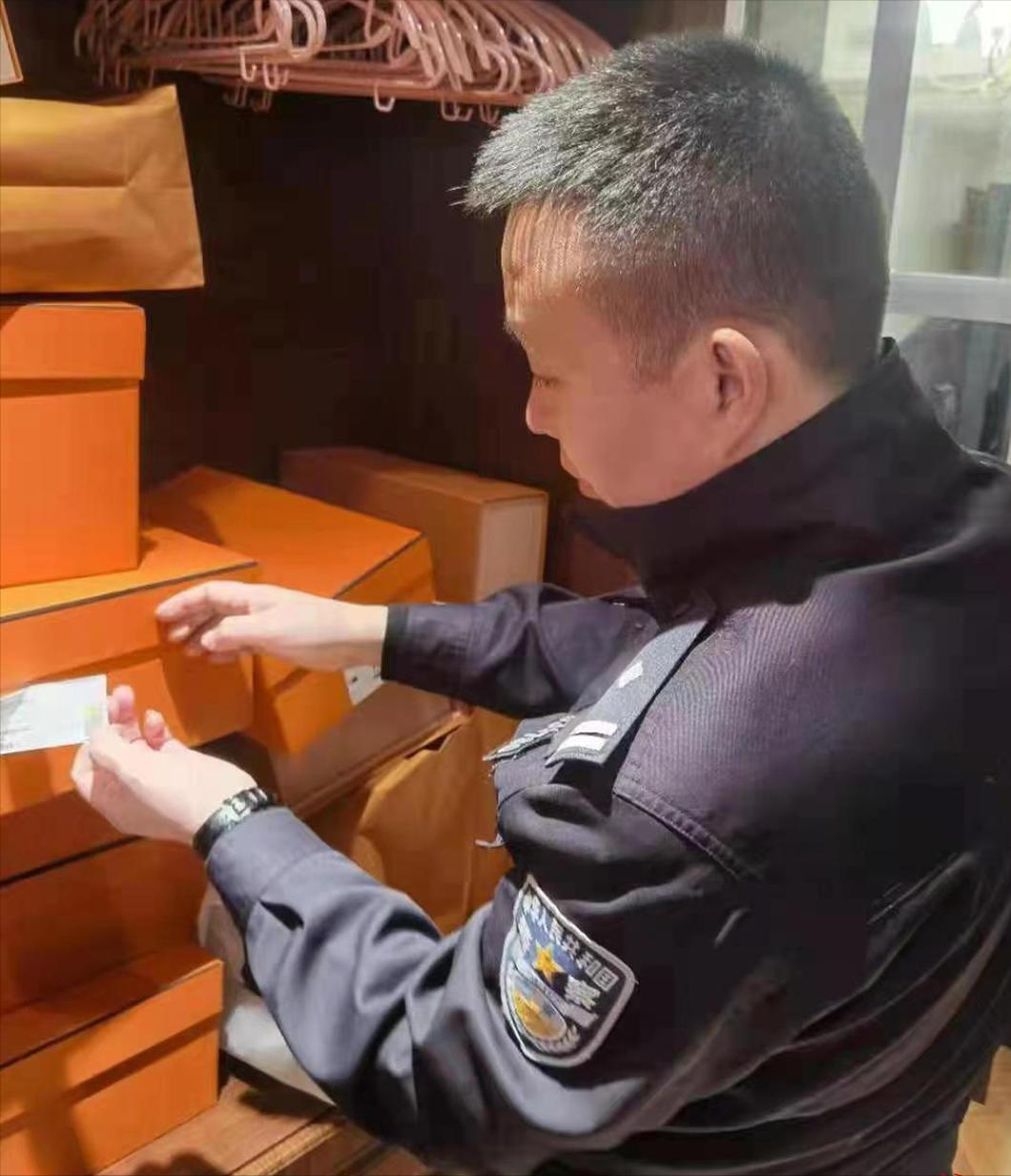 2021年，四川27岁无业游民，日入510万，民警破门逮捕时大受震撼