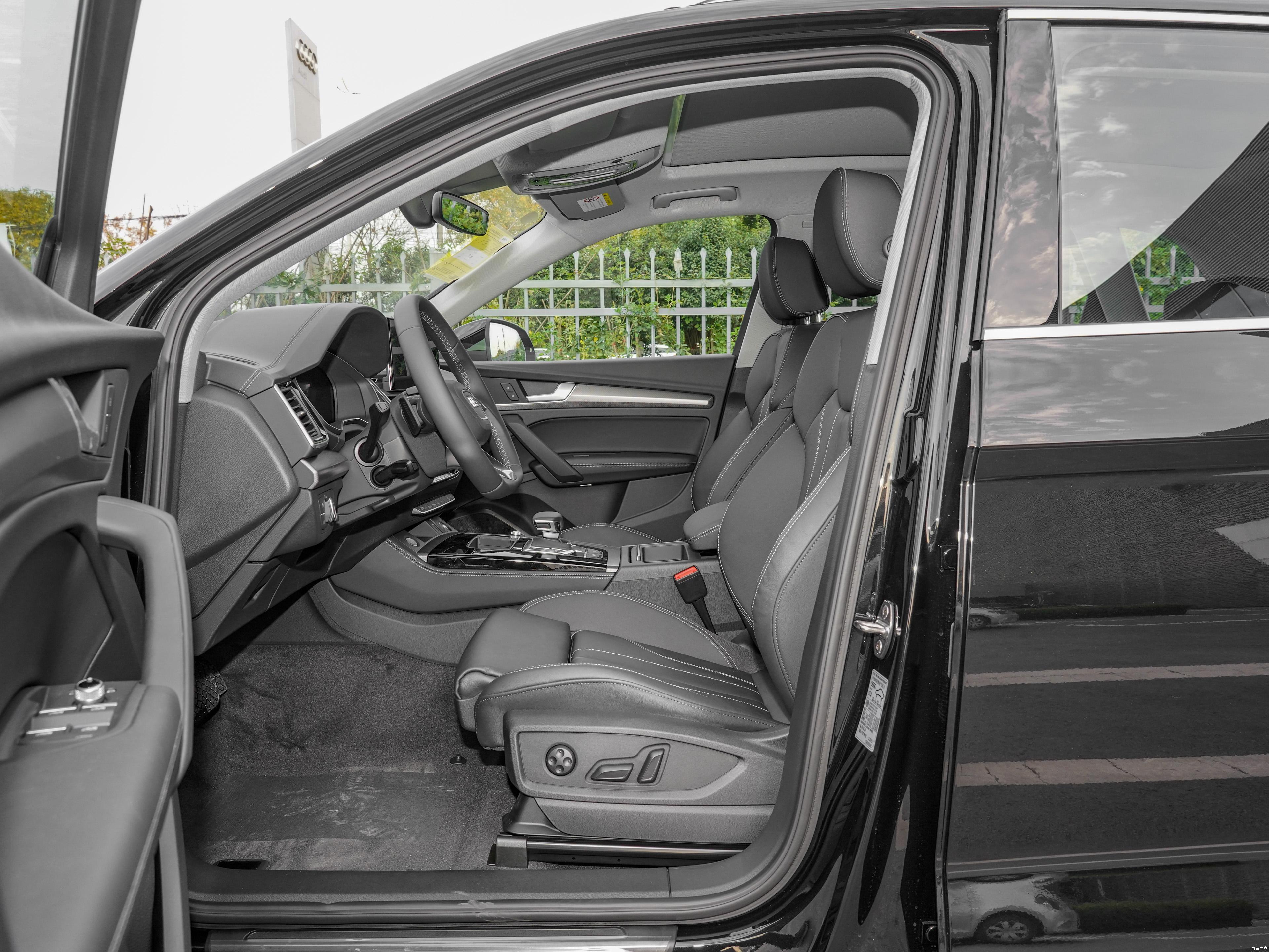 2022款奥迪q5l45t豪华致雅型试驾,2022奥迪q5l45tfsi致雅型黑色