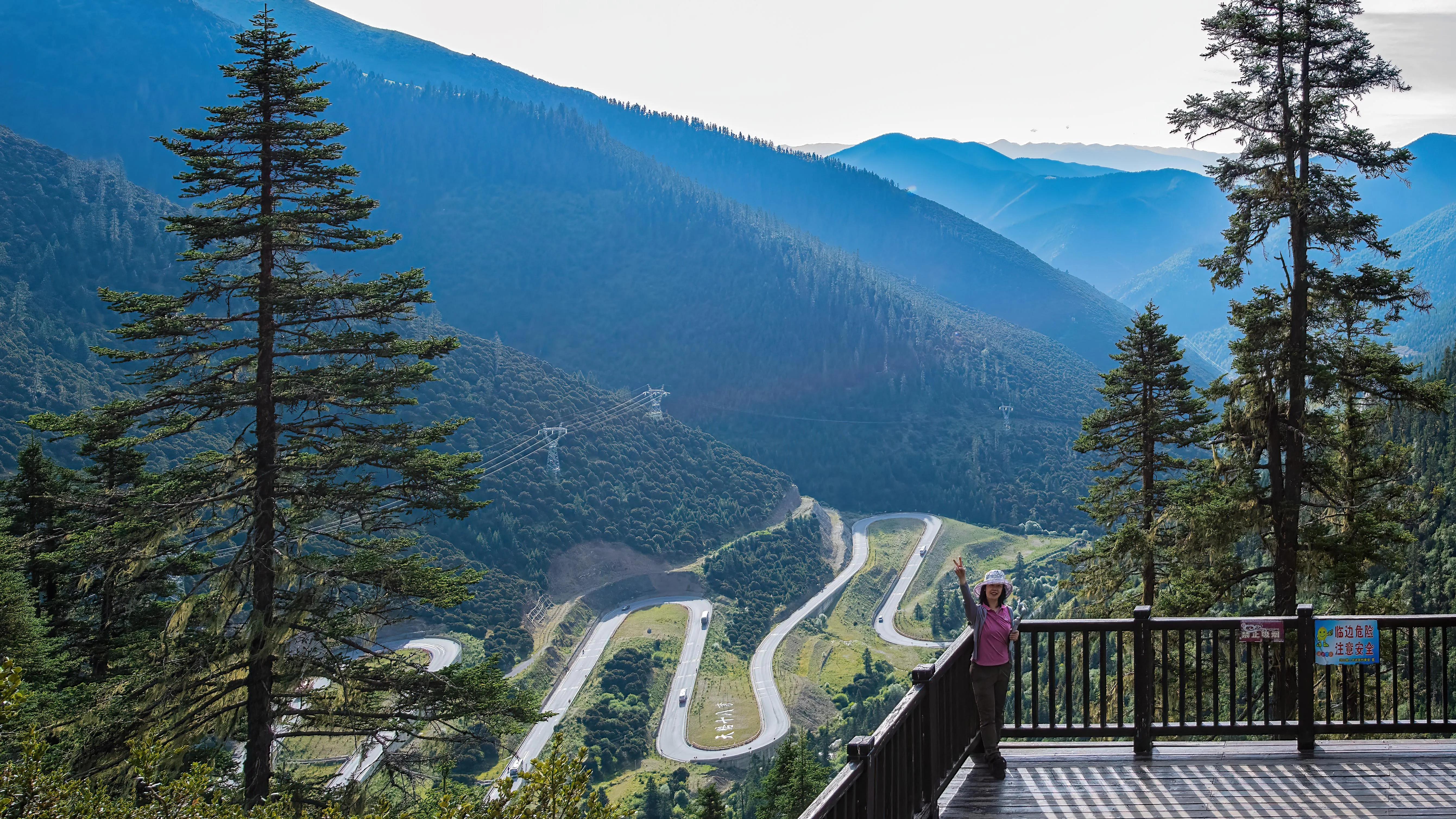 甘孜州最美风景在路上,金秋的甘孜州